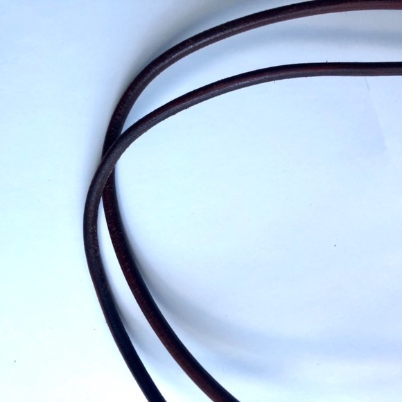 HOBO Straw Bag with Cross Over Leather Strap (HOBO Storage Bag Included) - Picture 13 of 15